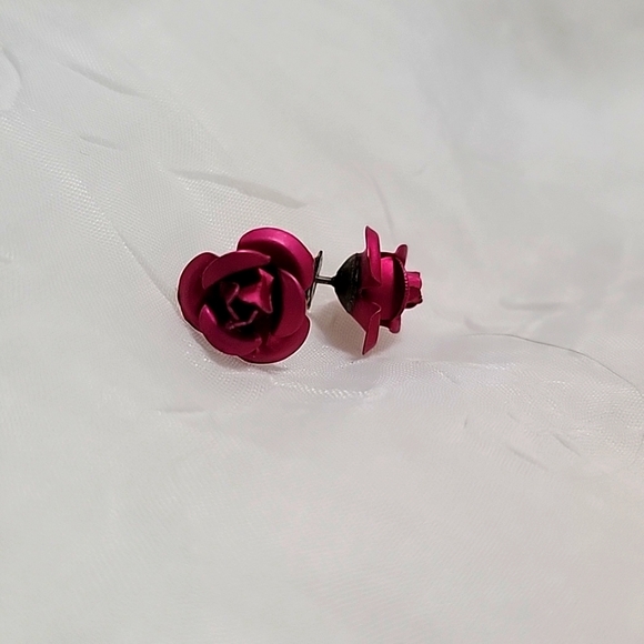 Hot pink rose stud earrings - Picture 1 of 3